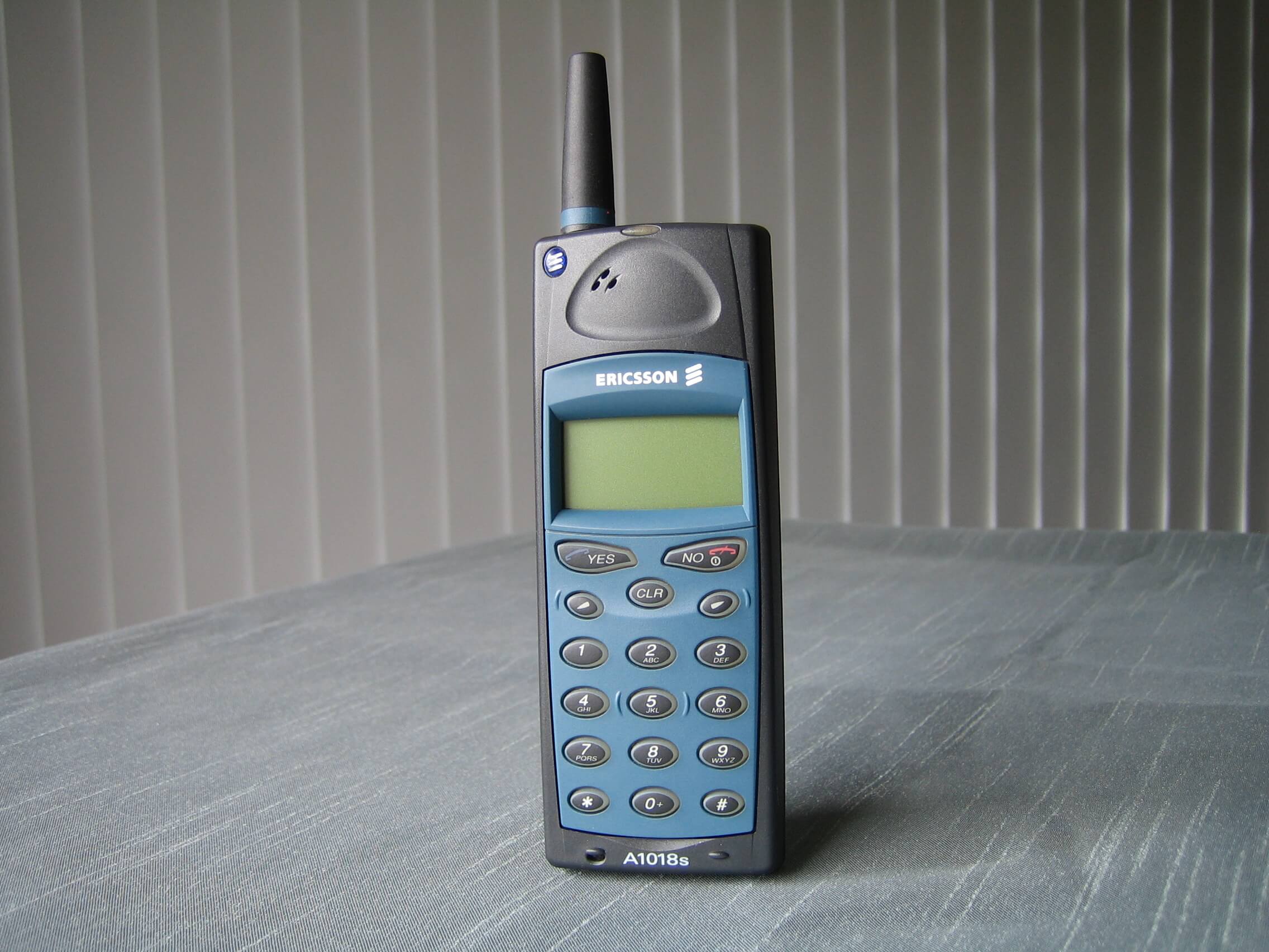 Фото телефона эриксон. Ericsson a1018s. Сони Эриксон 1018. Sony Ericsson a1018s. Антенна Ericsson a1018s.